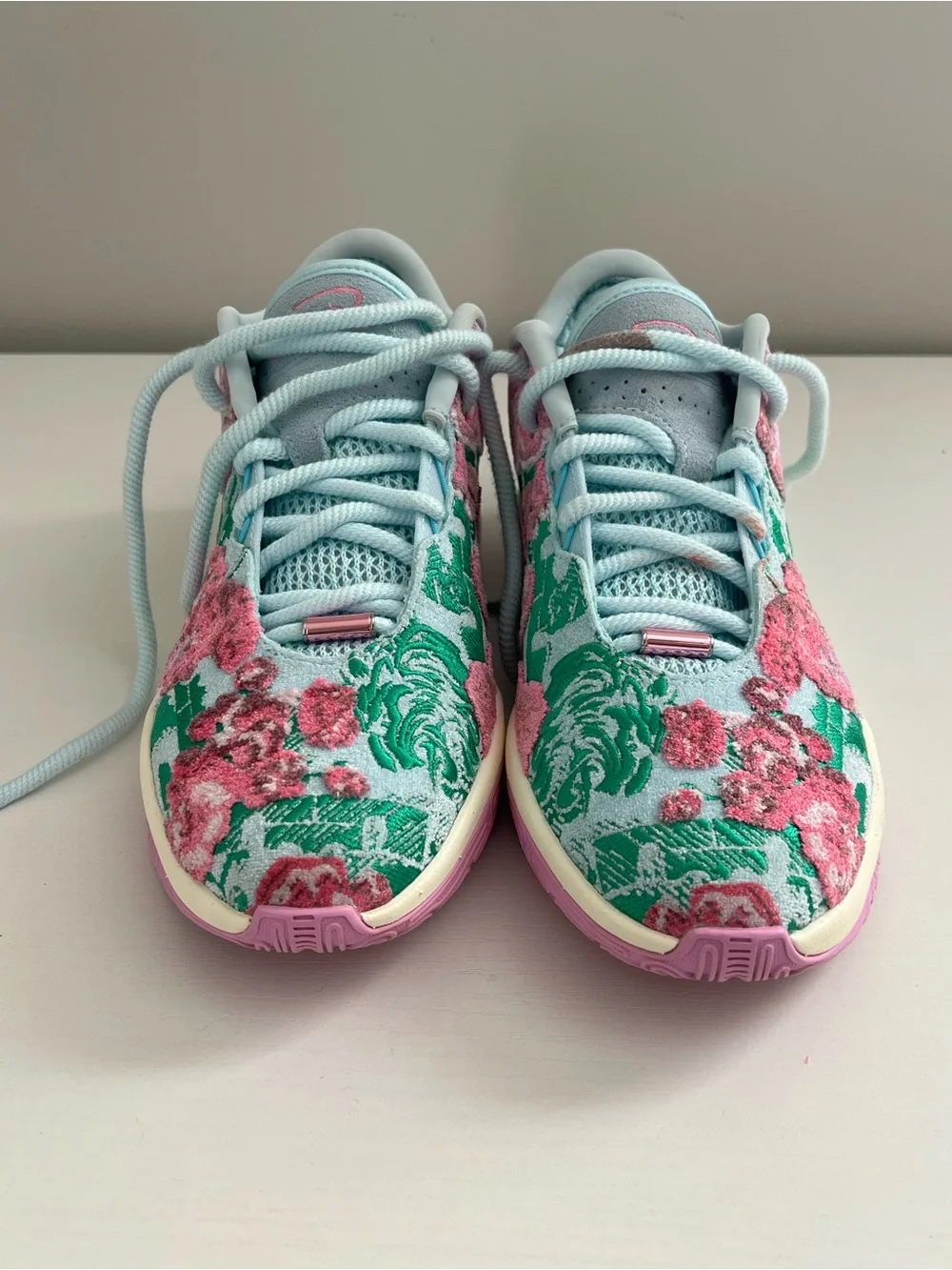 LeBron XXI Floral Knit Basketball Shoes - Glacier Blue / Coconut Milk / Pink